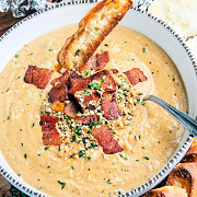 Roasted Garlic Cauliflower Soup