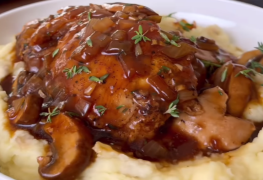 Chicken with Mushroom Gravy